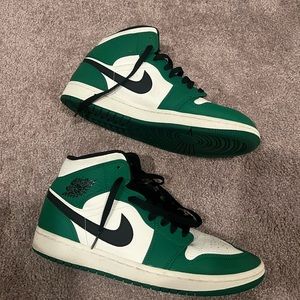 Air Jordan 1 mid pine green